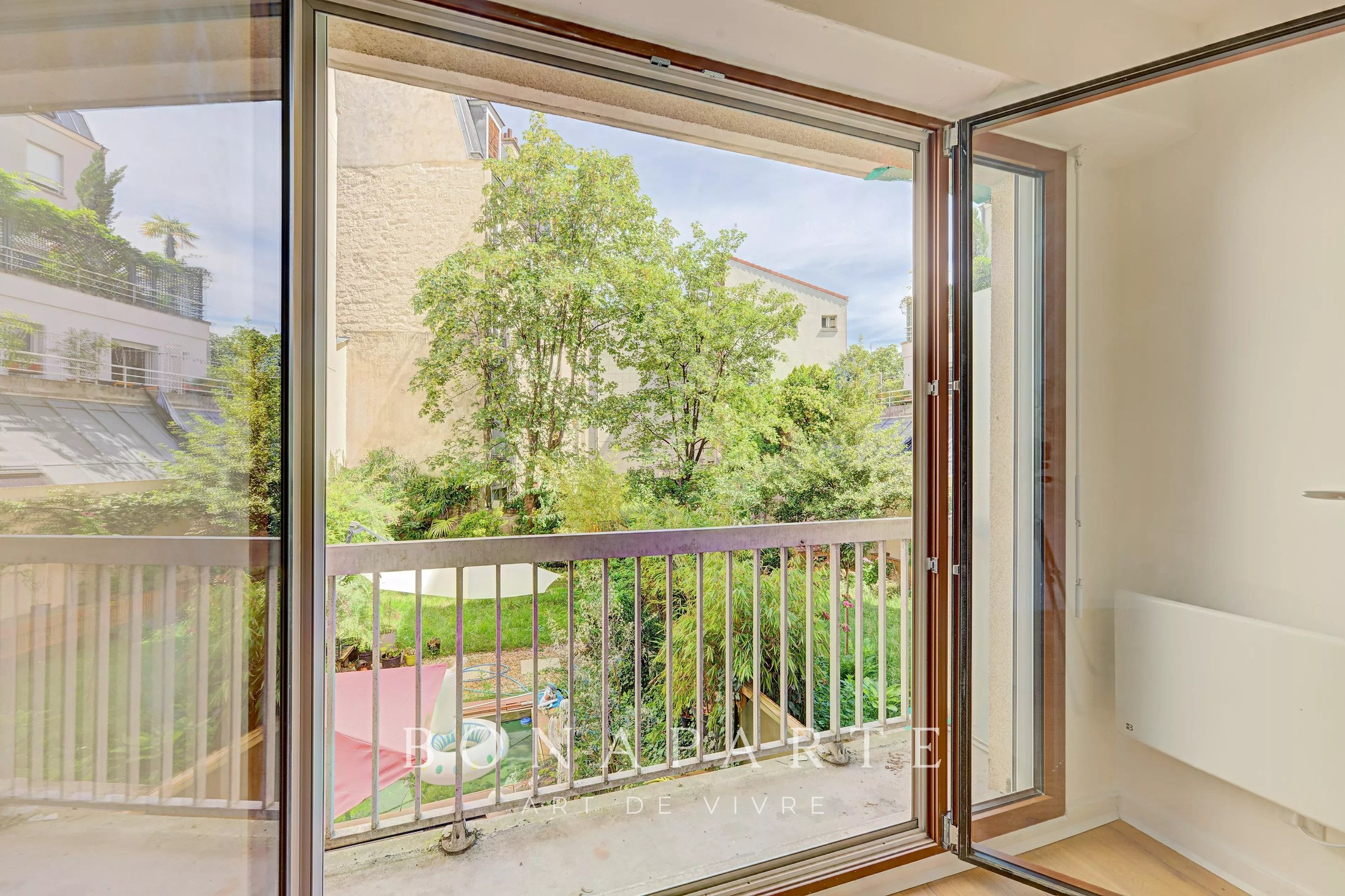 Salle d'eau de l'appartement rue Lamarck